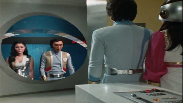 S01:E09 - The Beautiful Puppet Spy