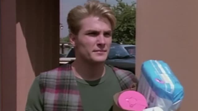 S01:E37 - Field Goal