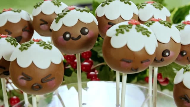 S01:E07 - The Mini Christmas Cake Pops