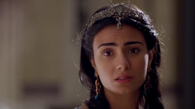 S02:E04 - The Marriage of True Minds