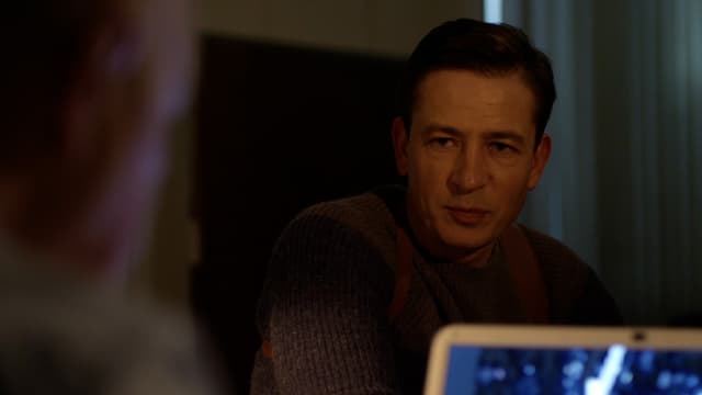 S01:E12 - Secretos al descubierto