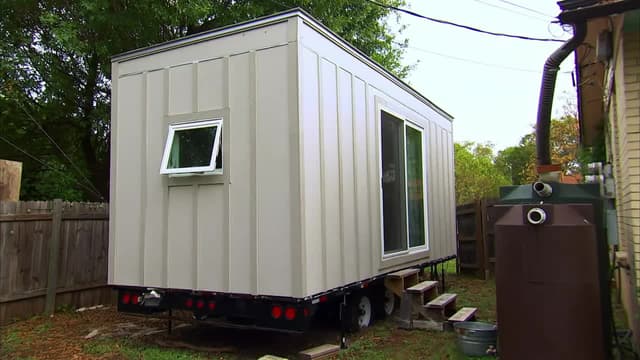S04:E17 - Going Tiny in West Virginia