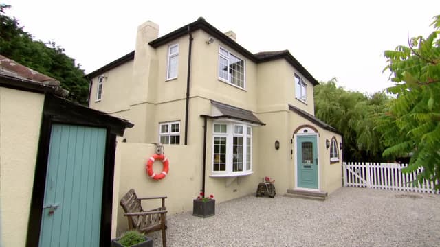 S01:E19 - West Sussex