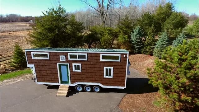S02:E10 - Tiny Birch House