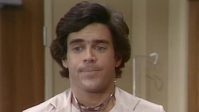 S02:E219 - Julie's Operation