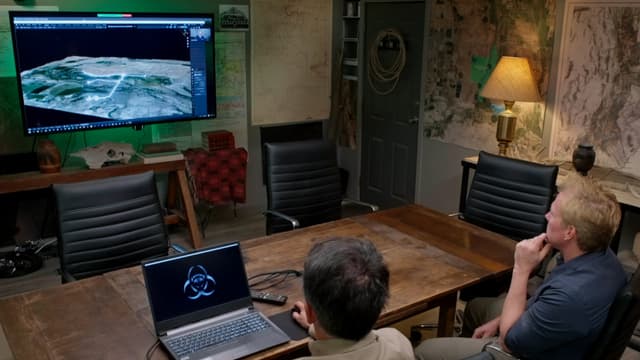 S04:E08 - Between the Lines