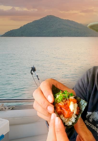 S03:E12 - Raw Crab: Alaska's Delicacy poster
