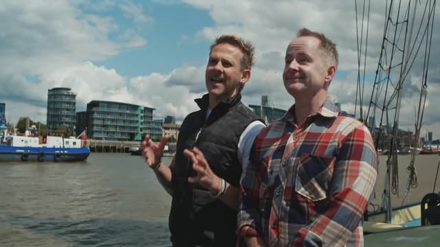 S01:E01 - London