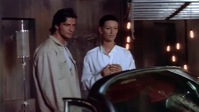 S02:E02 - Naked in the Moonlight