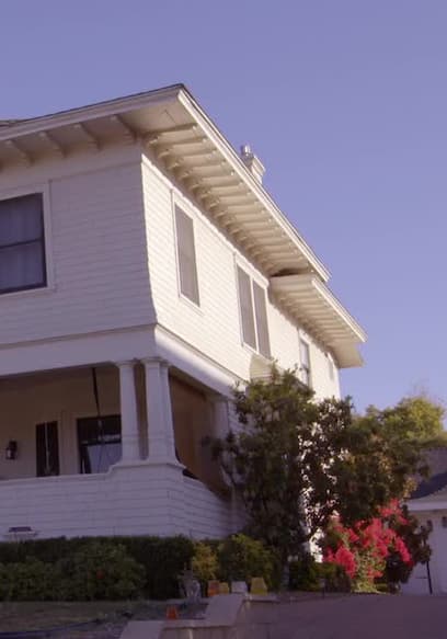 S02:E11 - 1901 Shingle-Style Victorian poster