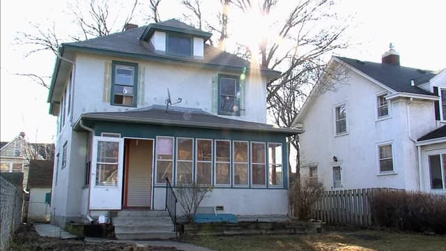 S01:E01 - Bathroom Rehab to Impress