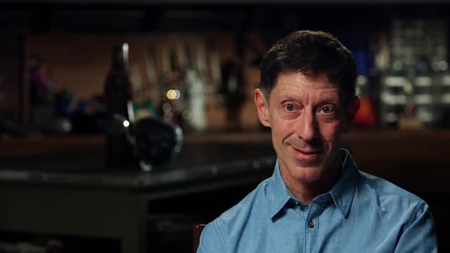 T03:C01 - S03:E01 - Area 51, Abduction and Monster