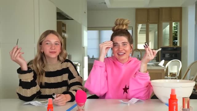 S03:E18 - Mini Makeup Products That Actually Work