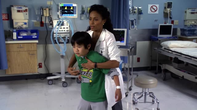 S01:E03 - All the Wrong Places