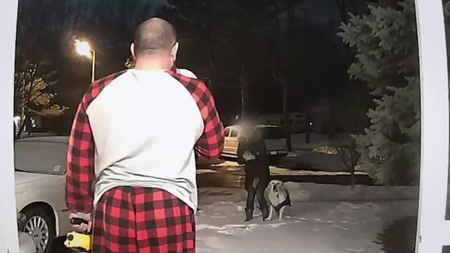 S01:E01 - Welcome to the Neighborhood