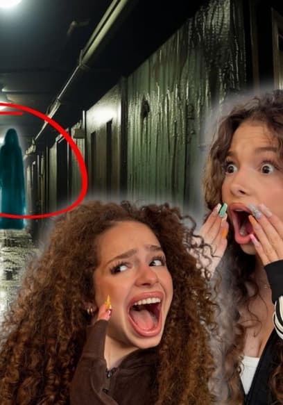 S05:E17 - Staying Overnight at the Most Haunted Hotel in Canada! poster