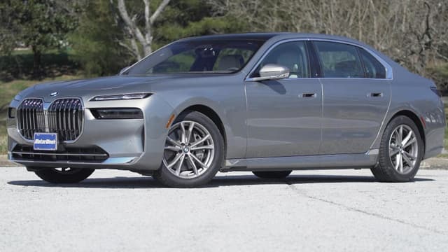 S42:E34 - 2023 BMW X7 xDrive40i
