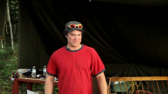 S01:E01 - Ultimate Swim Raft