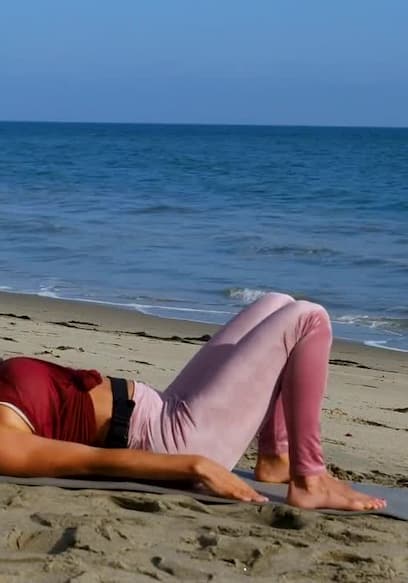 S01:E13 - 25 Min Yoga Routine poster
