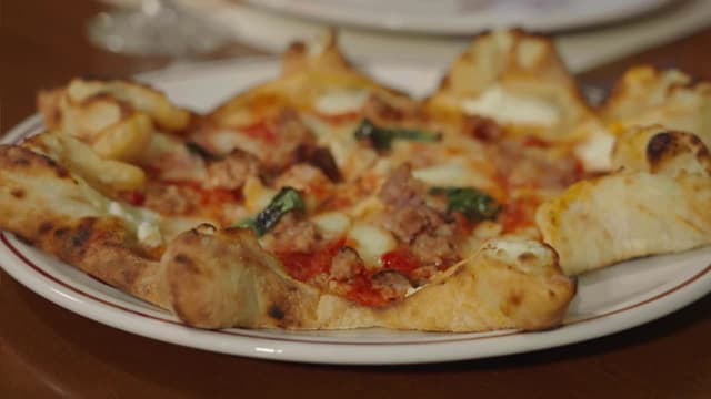 S12:E03 - Pizza and Lemons: Naples to Sorrento