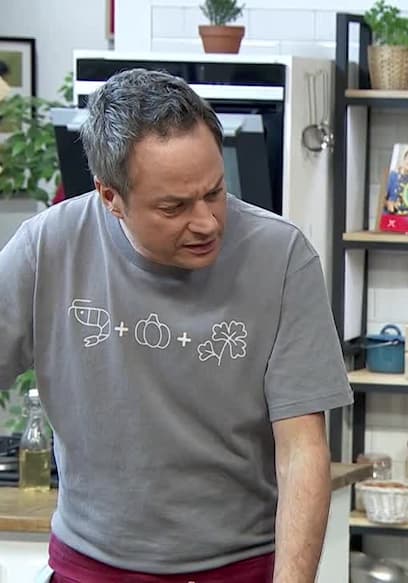 S01:E18 - Marmitako de salmón y hojaldre con crema de queso poster