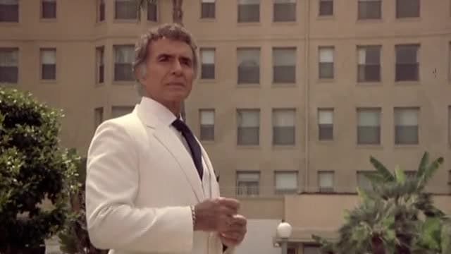 S06:E20 - The Wedding Picture / Castaways