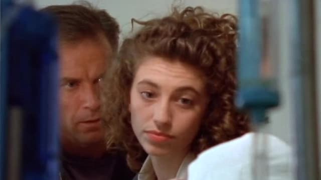 S03:E12 - Double Illusion