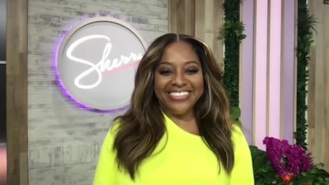 S10:E10 - Jason Talks Live to Sherri Shepherd, Plus the Hosts of the Wine & Crime Podcast