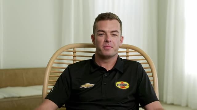 S01:E01 - Crowded at the Top