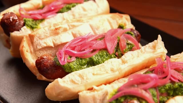 S04:E04 - Influential Grilling