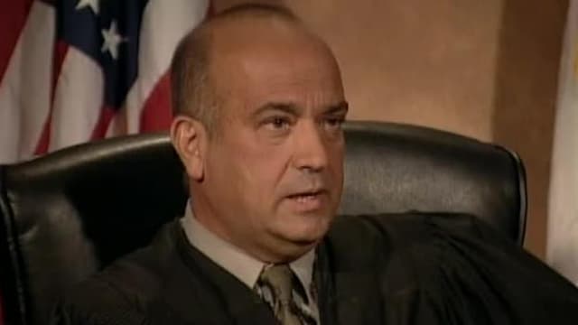 S01:E04 - El padrastro seductor