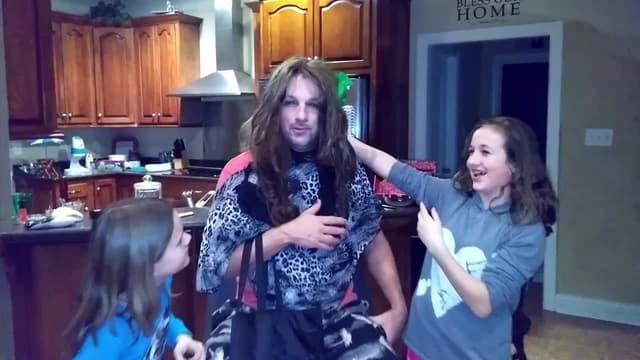 S01:E16 - Life Lessons and Little Helpers