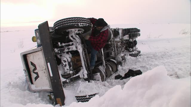 S03:E01 - Deadliest Ice Road