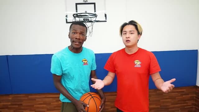 S01:E14 - I Built a Secret Fish Tank!