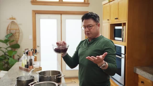 S01:E02 - Hot Soup Comfort
