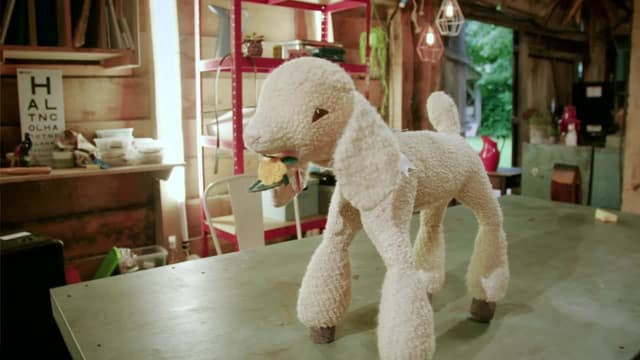 S02:E04 - Blitz Music Box, Fire Tongs and Lamb Soft Toy
