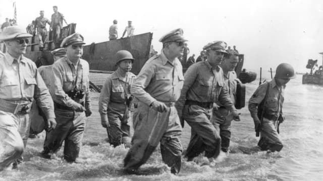 S04:E01 - The Life and Times of General Douglas MacArthur