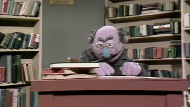 S08:E01 - The 25th Anniversary of Hooper's Store