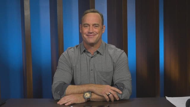 S02:E17 - Matt Iseman and Amber Stevens West Shows Us How It's Done!