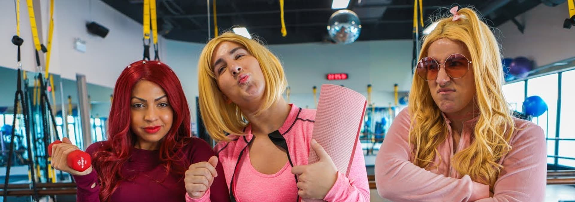 Watch Dan & Riya S02:E09 - My Mom Ditched Me for the Popular Girl ...