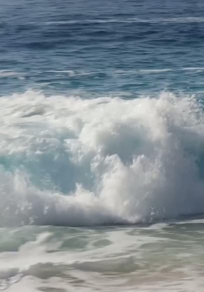 Póster de S01:E01 - Skimboarding the Most Deadly Beach in Mexico