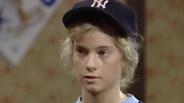 S01:E01 - Rough Housing