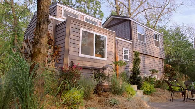S07:E03 - Not So Tiny House