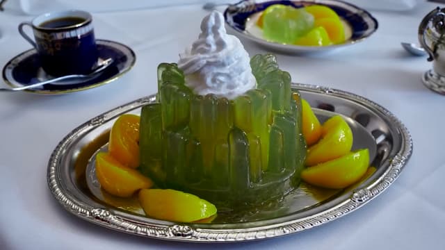 S01:E04 - Dining First Class on the RMS Titanic