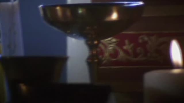 S01:E03 - The Holy Grail & Noah's Ark