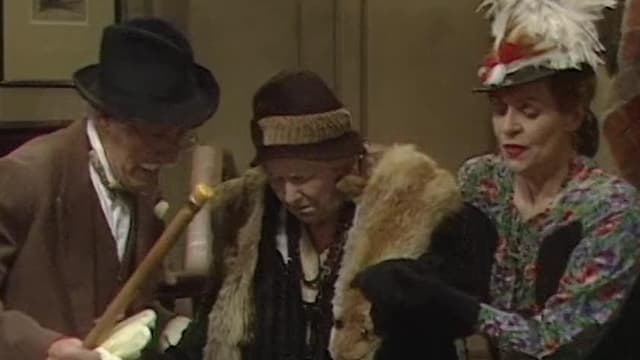 S02:E01 - Six Big Boobies