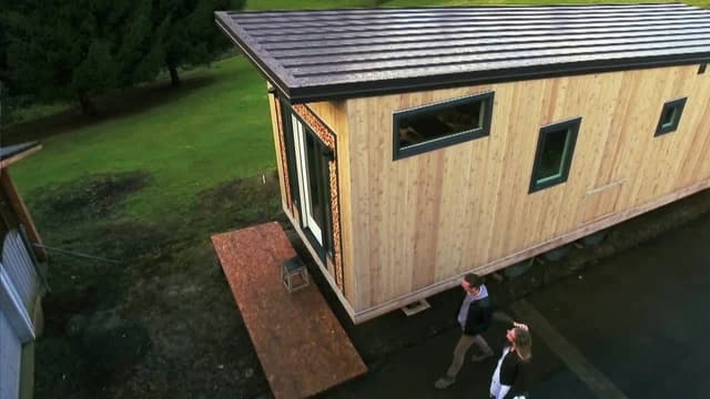 S05:E10 - Craftsman's Mini Mansion