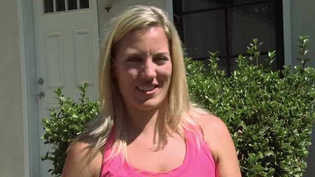 S12:E06 - Beach Resort Backyard