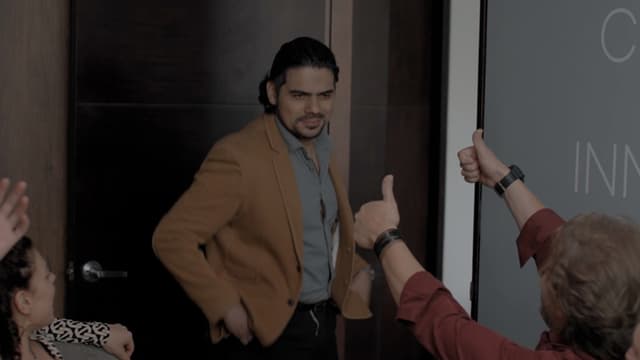 S01:E04 - Nunca dejes que otros cuenten tu historia