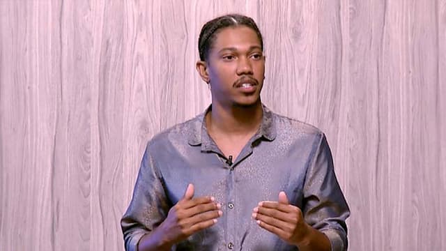 S01:E10 - Piglet Parade